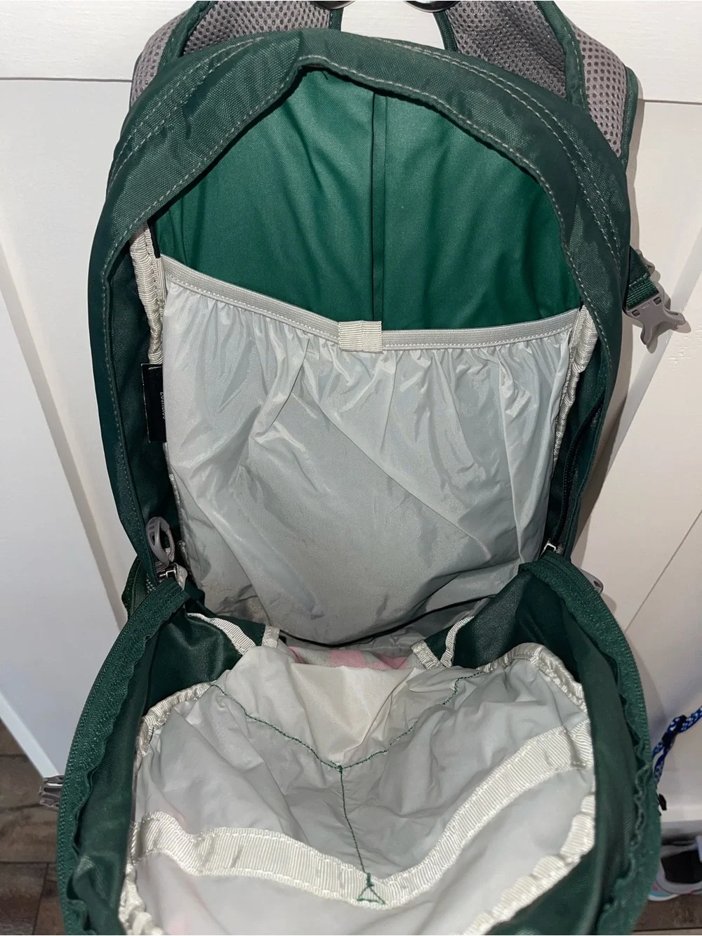 Osprey Dark Green & Red Plaid Daypack special edition. No bladder